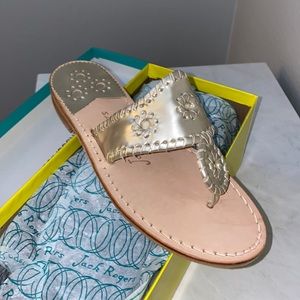 Jack Rogers Jacks Flat Sandal in Platinum size 6.5